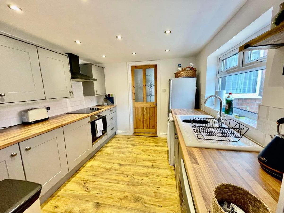 Spacious 3 Bedroom Retreat For Professionals Kingston upon Hull Zewnętrze zdjęcie