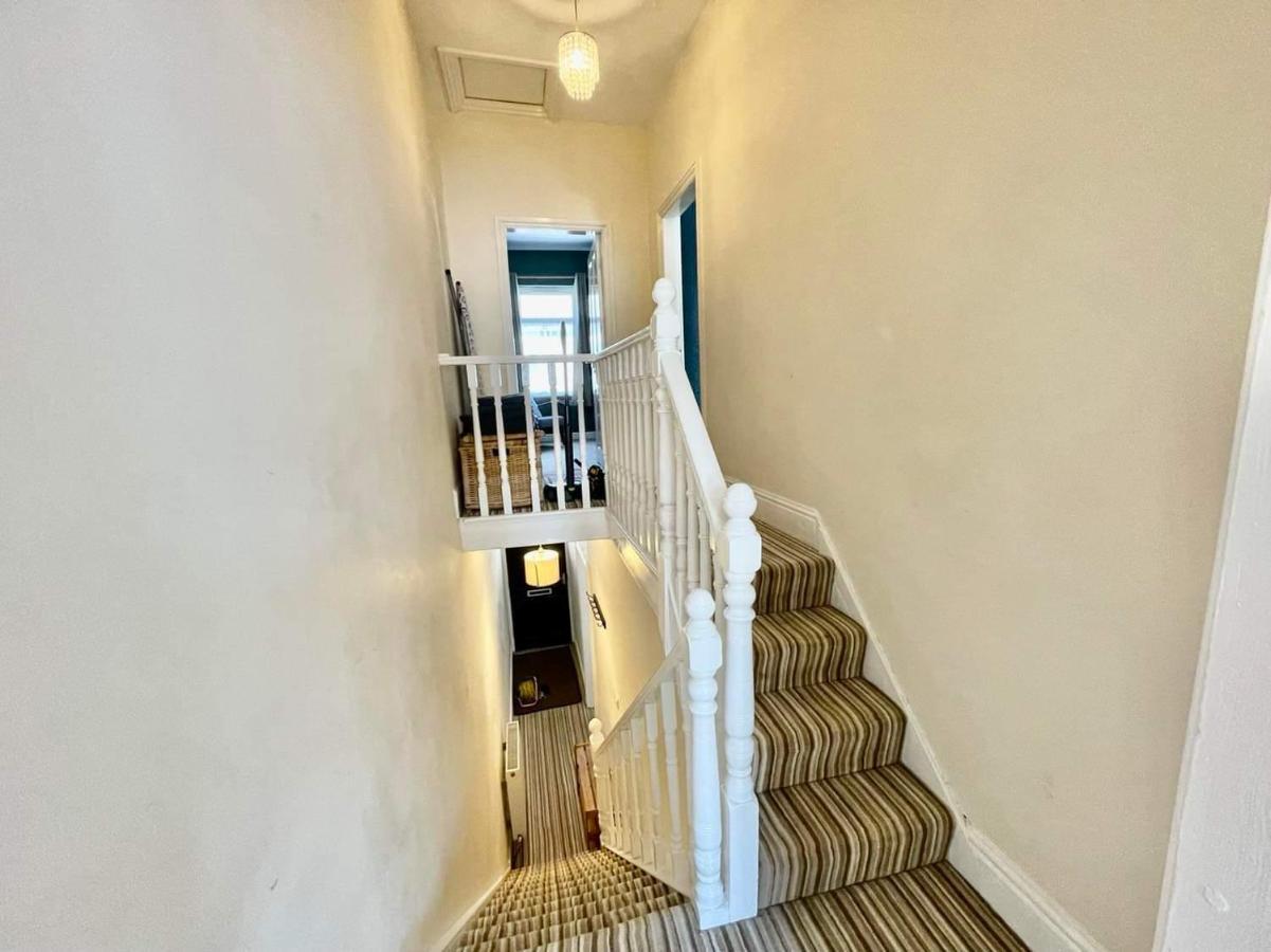 Spacious 3 Bedroom Retreat For Professionals Kingston upon Hull Zewnętrze zdjęcie